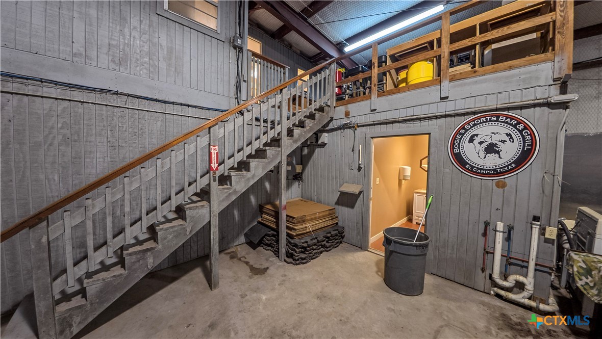 309 West Loop Property Photo 39