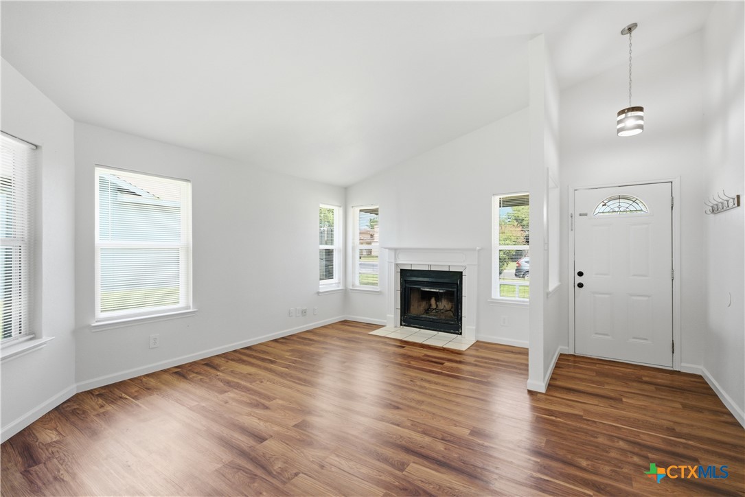 2216 Cimmaron Drive Property Photo 2