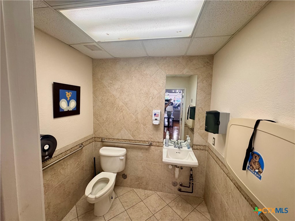 1107 S W S Young Drive Property Photo 17