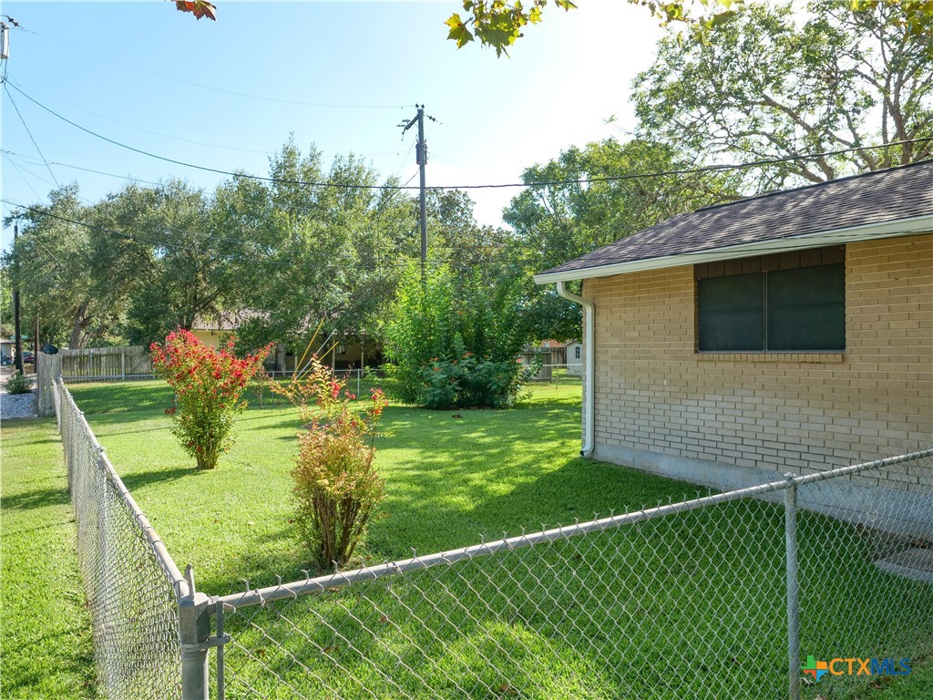 1209 E Morgan Property Photo 8