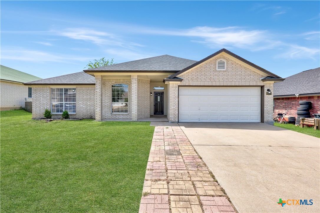 4408 Twin Oaks Circle Property Photo 1