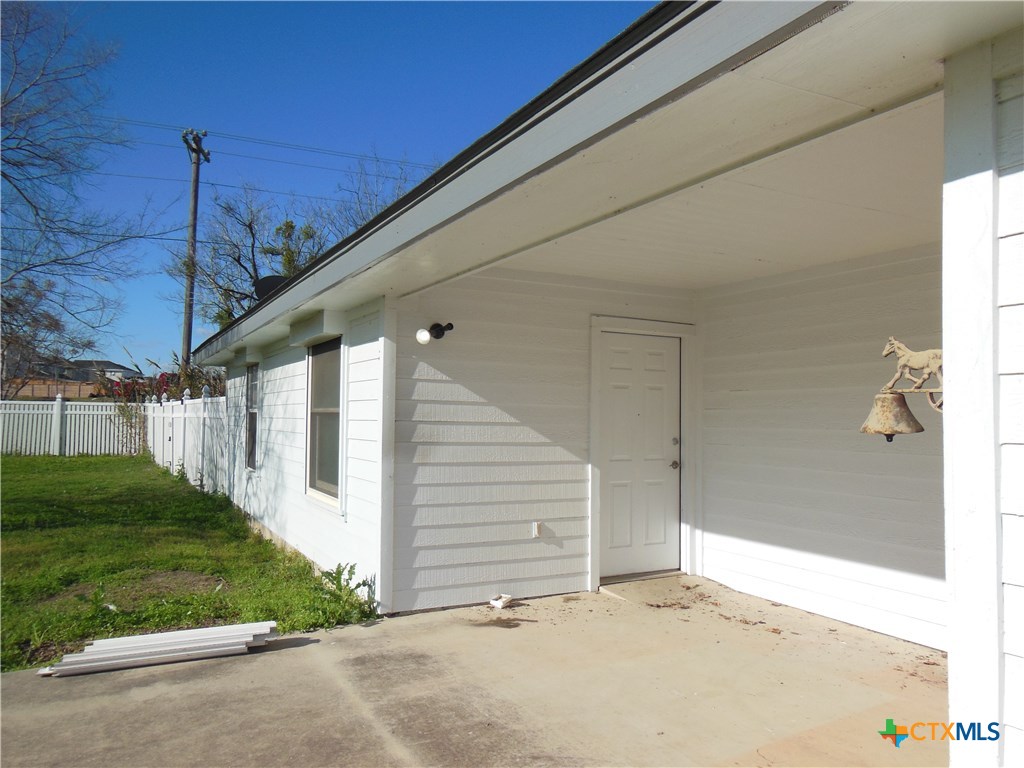 1830 Coffee Road Property Photo 2