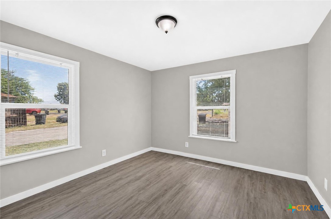 921 Stetson Avenue Property Photo 2