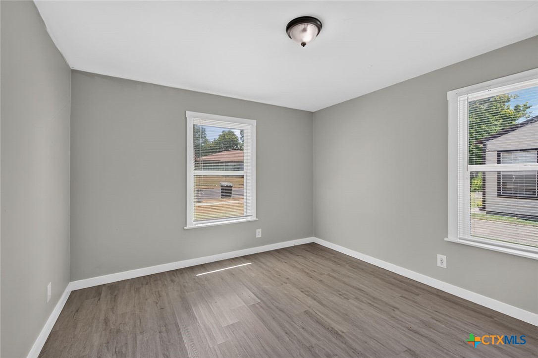 921 Stetson Avenue Property Photo 5