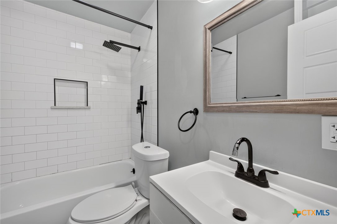 921 Stetson Avenue Property Photo 7