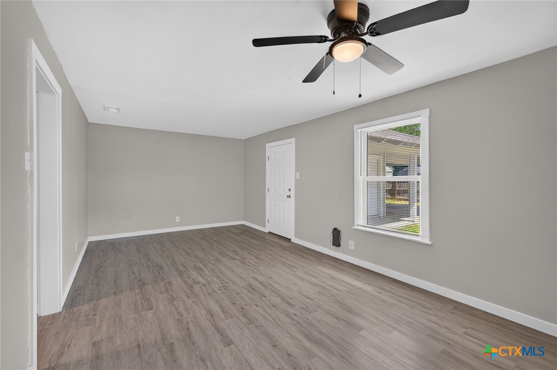 921 Stetson Avenue Property Photo 8