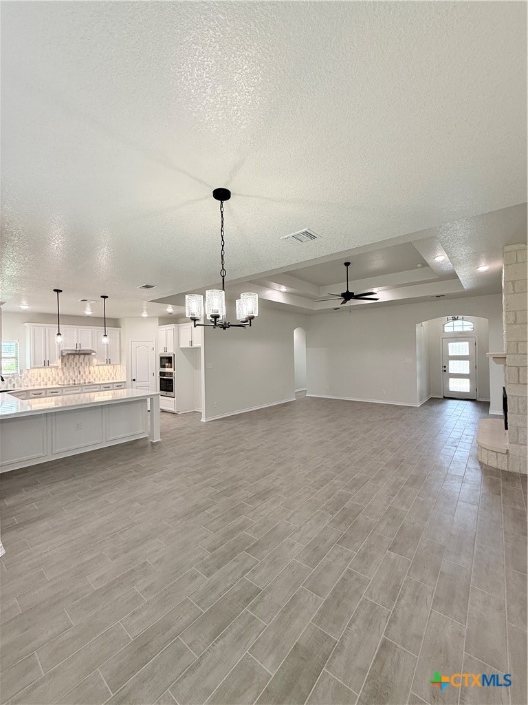 500 Avery Street Property Photo 4