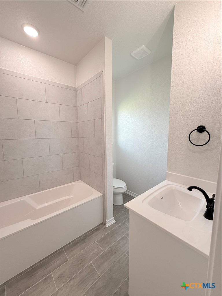 500 Avery Street Property Photo 12