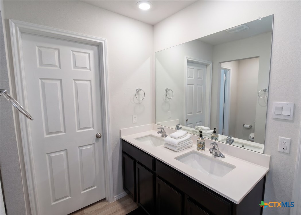 2478 Bee Creek Drive Property Photo 6