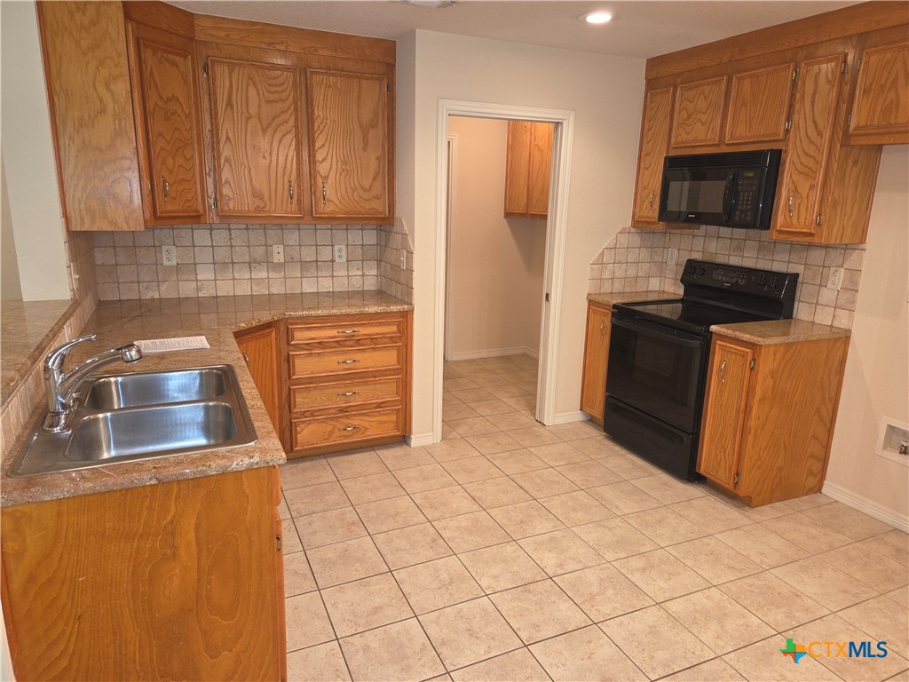 5209 Foxhill Road Property Photo 4