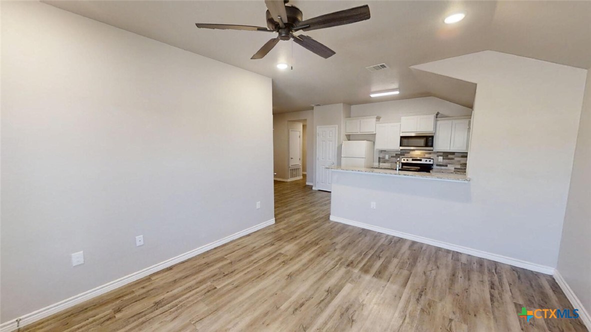 130 Wind Ridge Drive B Property Photo 3