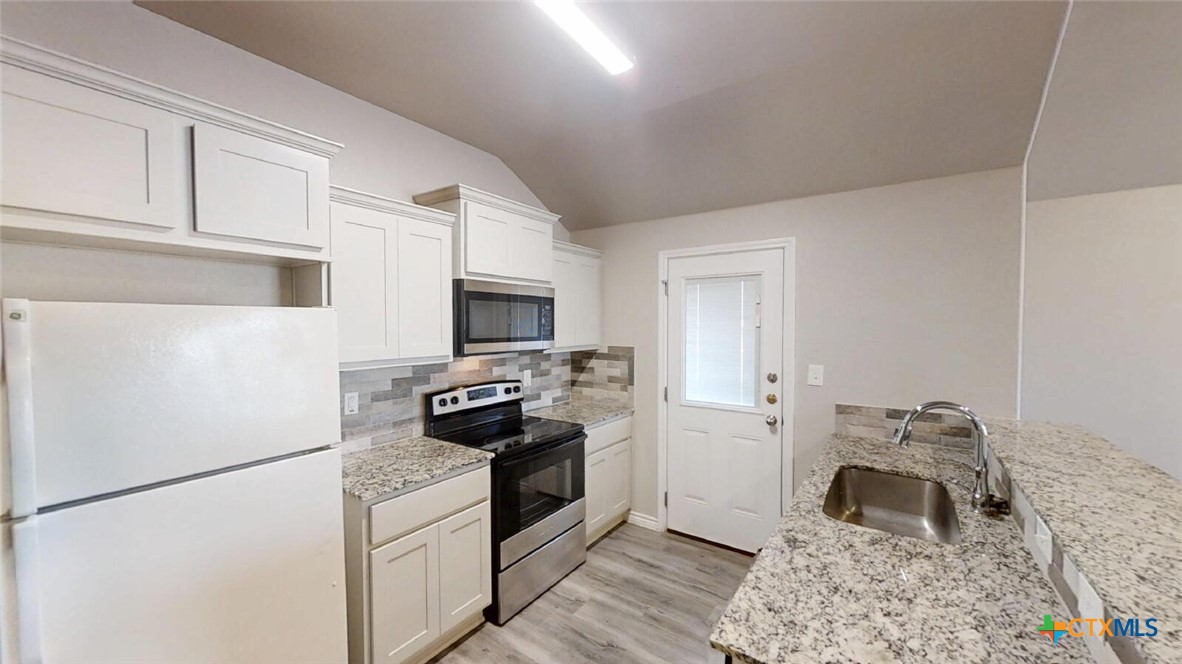 130 Wind Ridge Drive B Property Photo 5