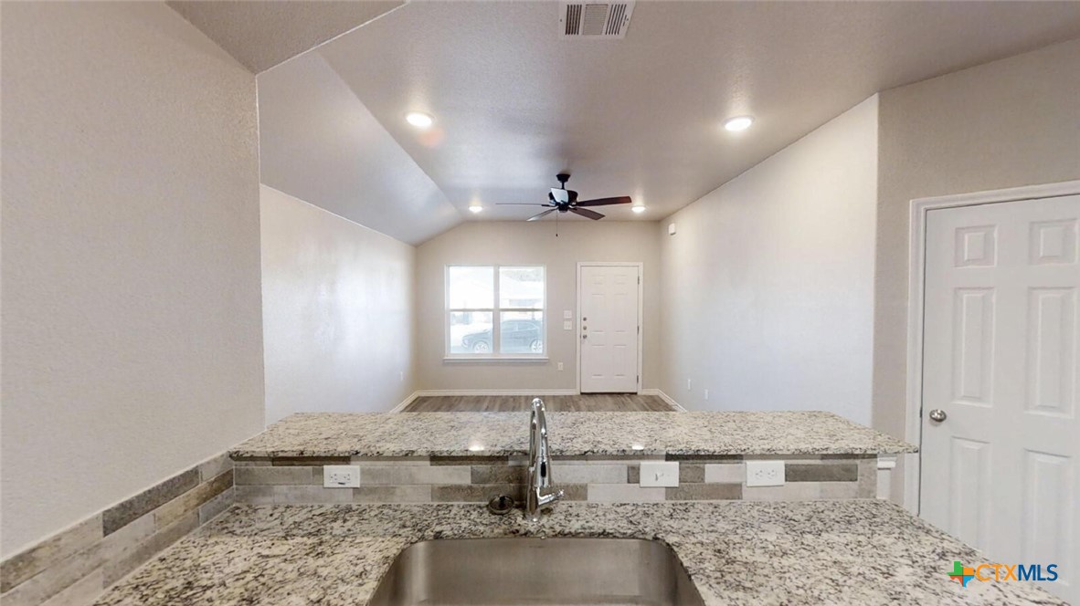 130 Wind Ridge Drive B Property Photo 6