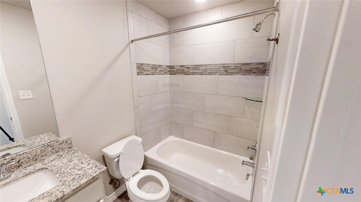 130 Wind Ridge Drive B Property Photo 14