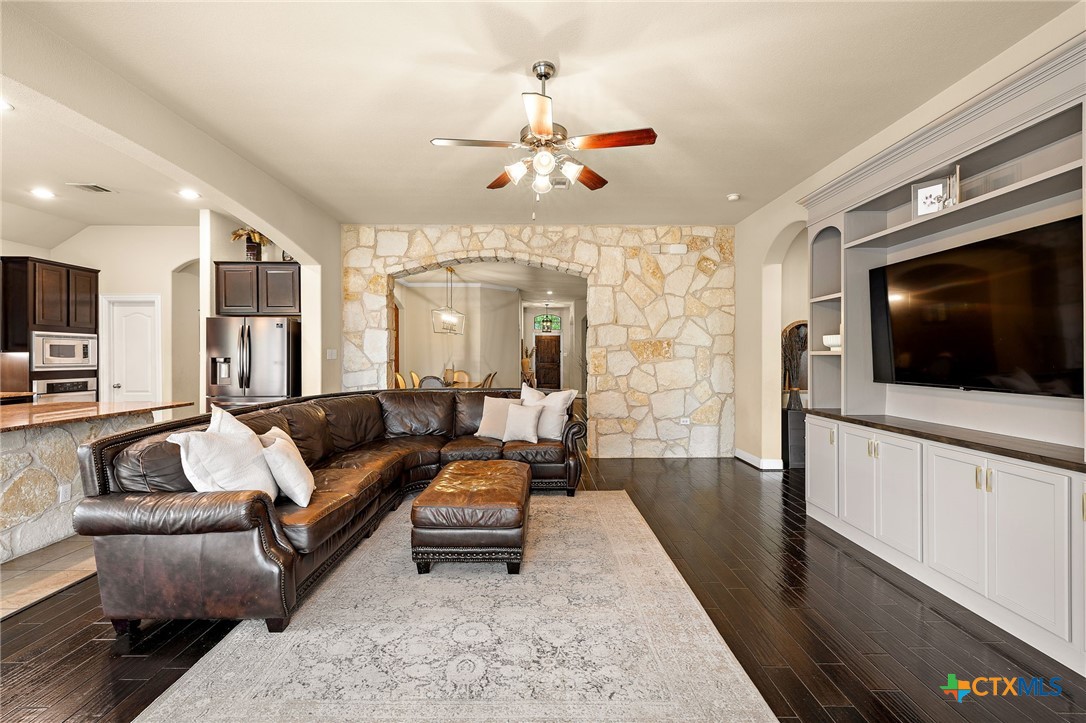 1008 N Ash Cove Property Photo 18