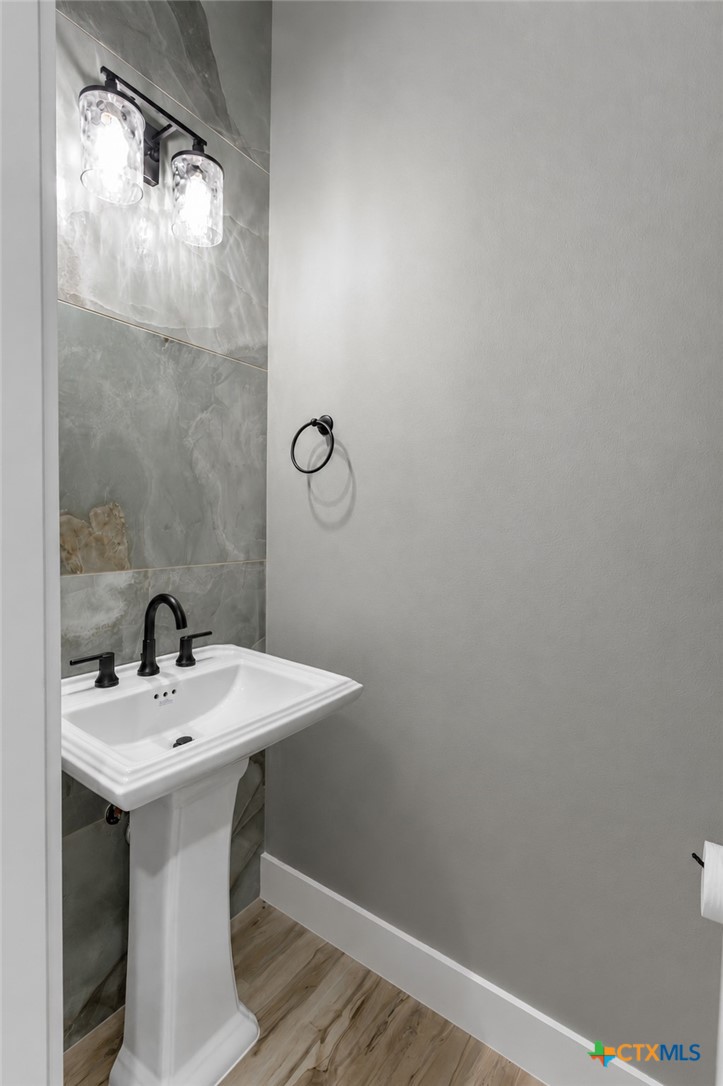 104 Cedar Bluff Drive Property Photo 14