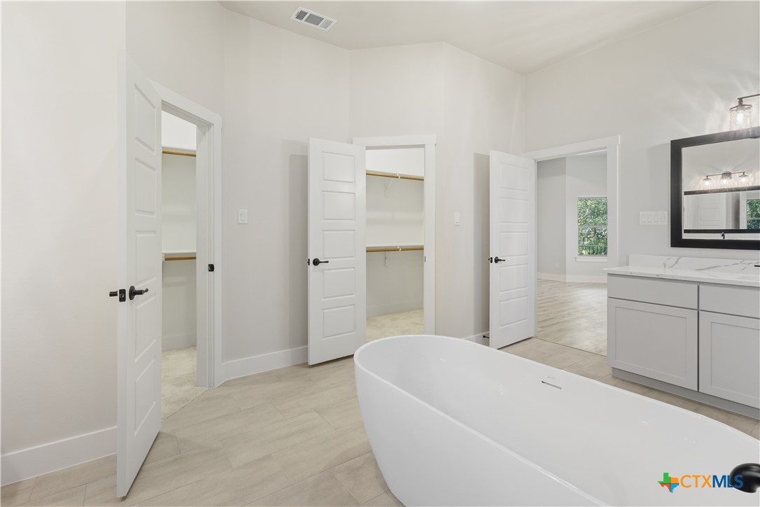 104 Cedar Bluff Drive Property Photo 30