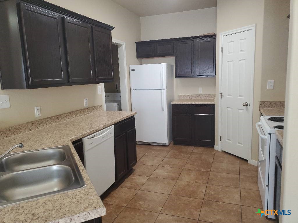 1207 Cavalry Lane B Property Photo 4