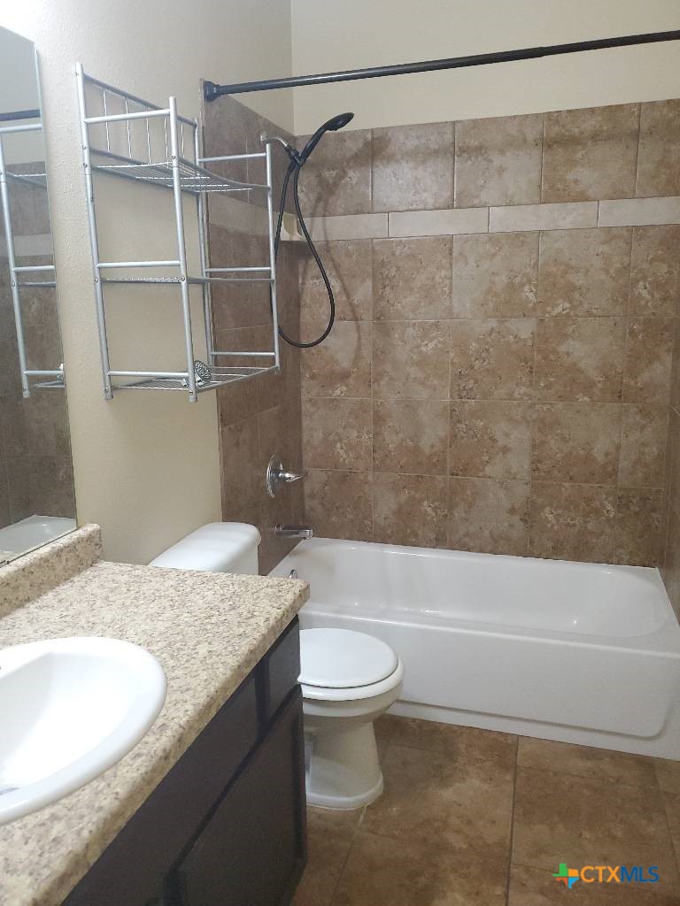 1207 Cavalry Lane B Property Photo 7