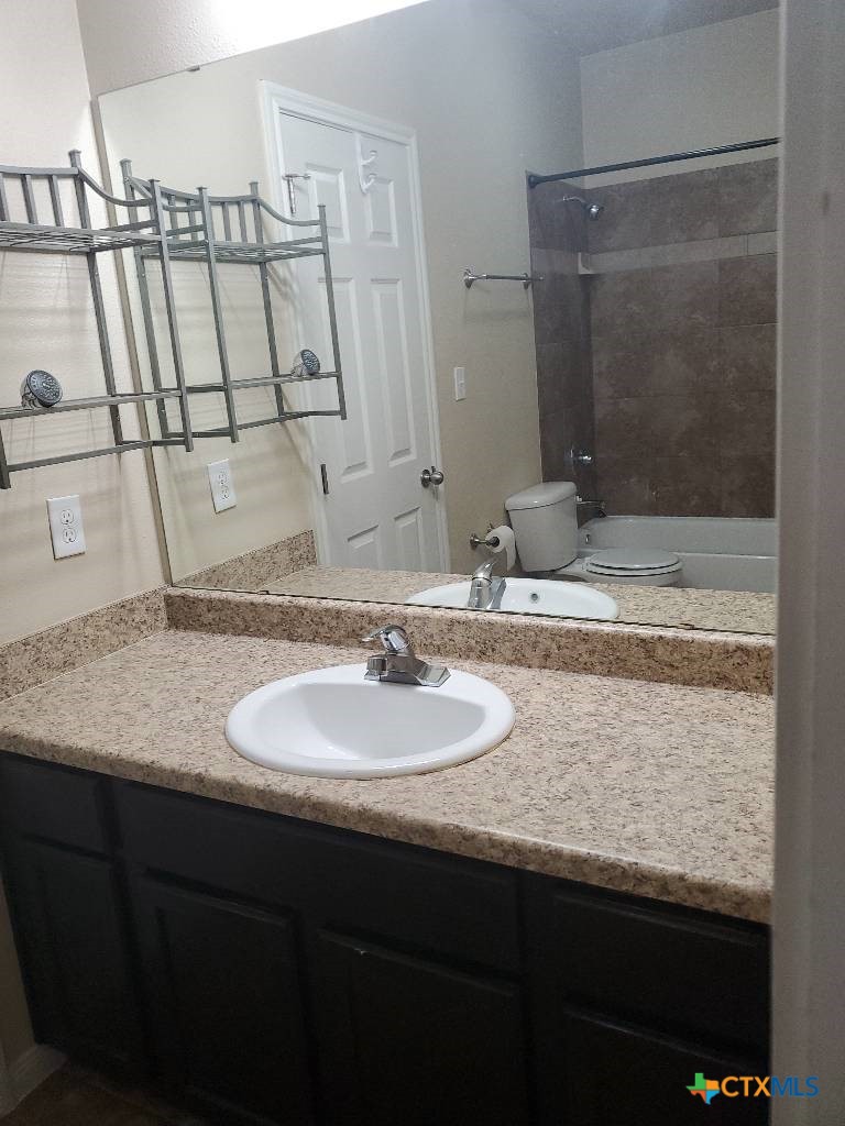 1207 Cavalry Lane B Property Photo 8