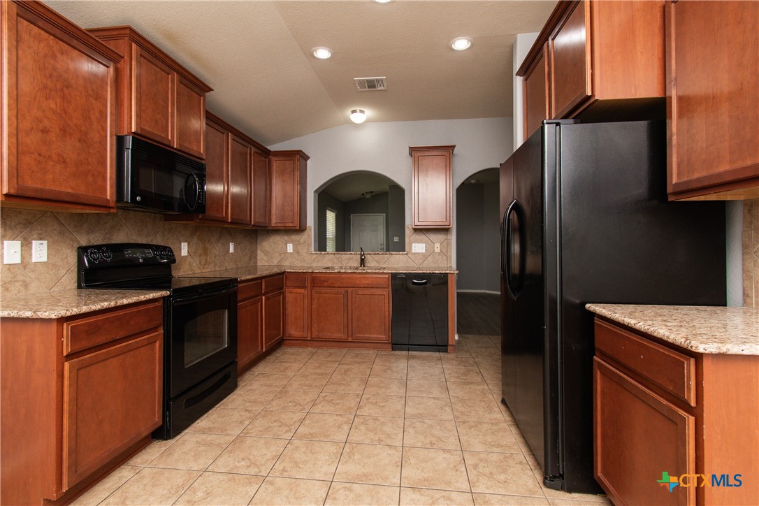 9516 Fratelli Court Property Photo 6