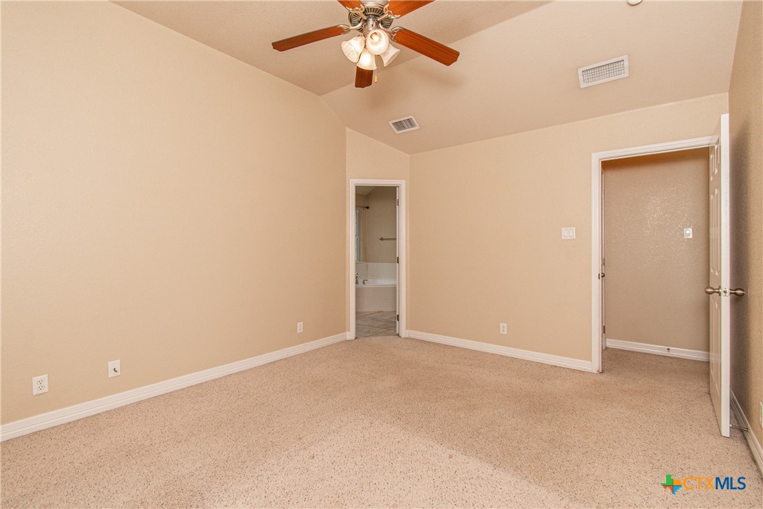 1401 Saxon Circle Property Photo 13