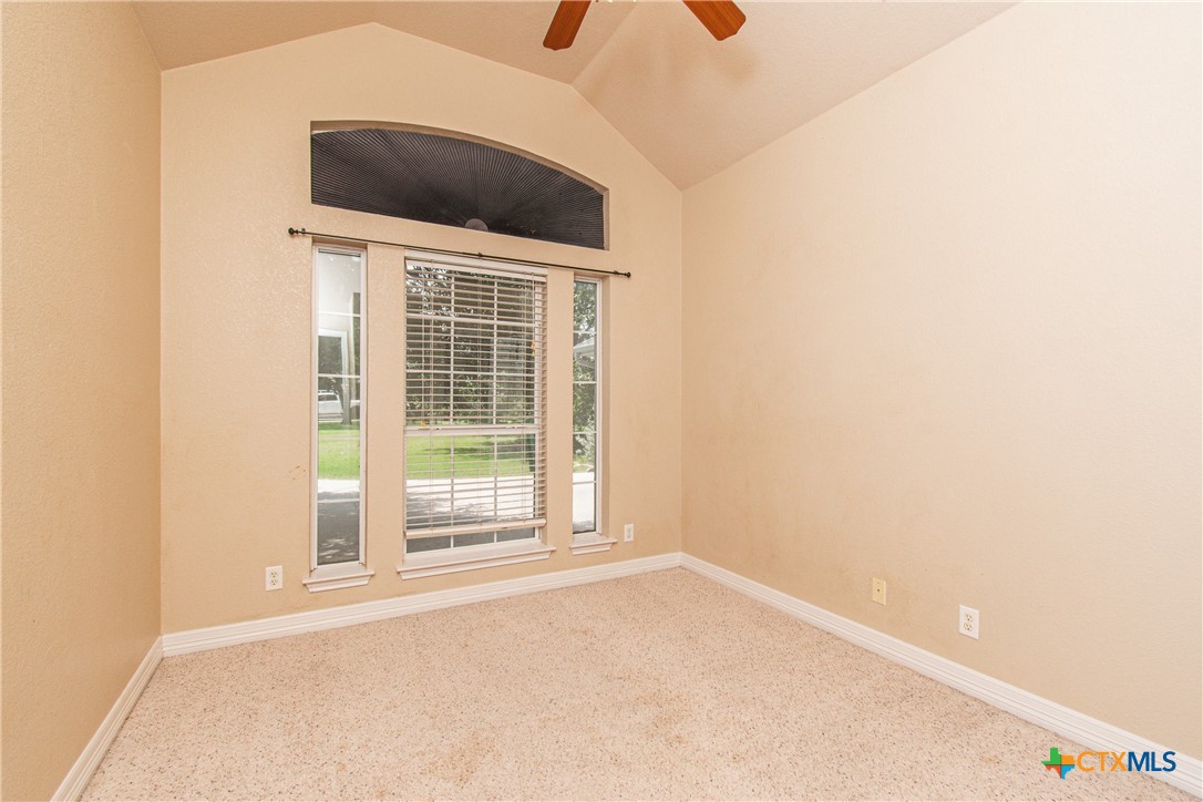 1401 Saxon Circle Property Photo 17