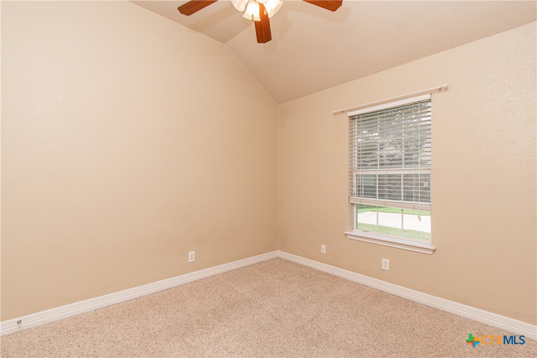 1401 Saxon Circle Property Photo 23