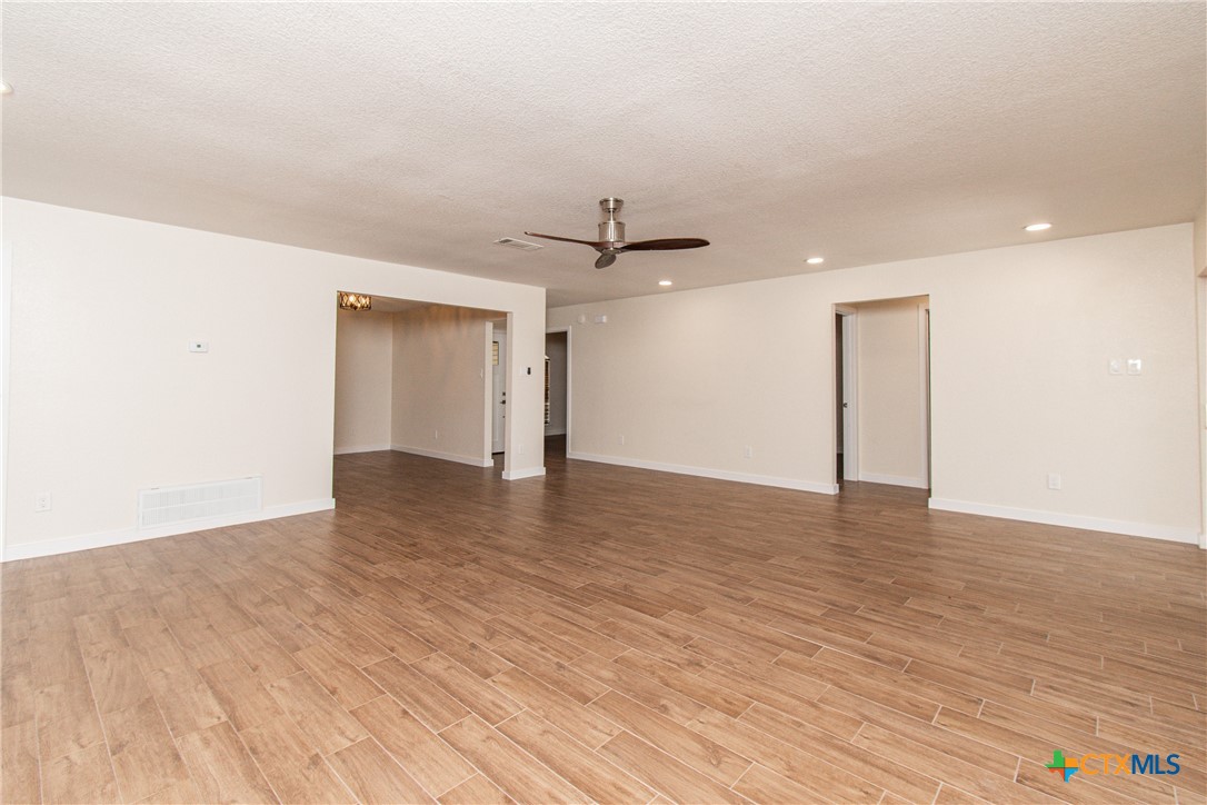 304 Timber Ridge Drive Property Photo 3