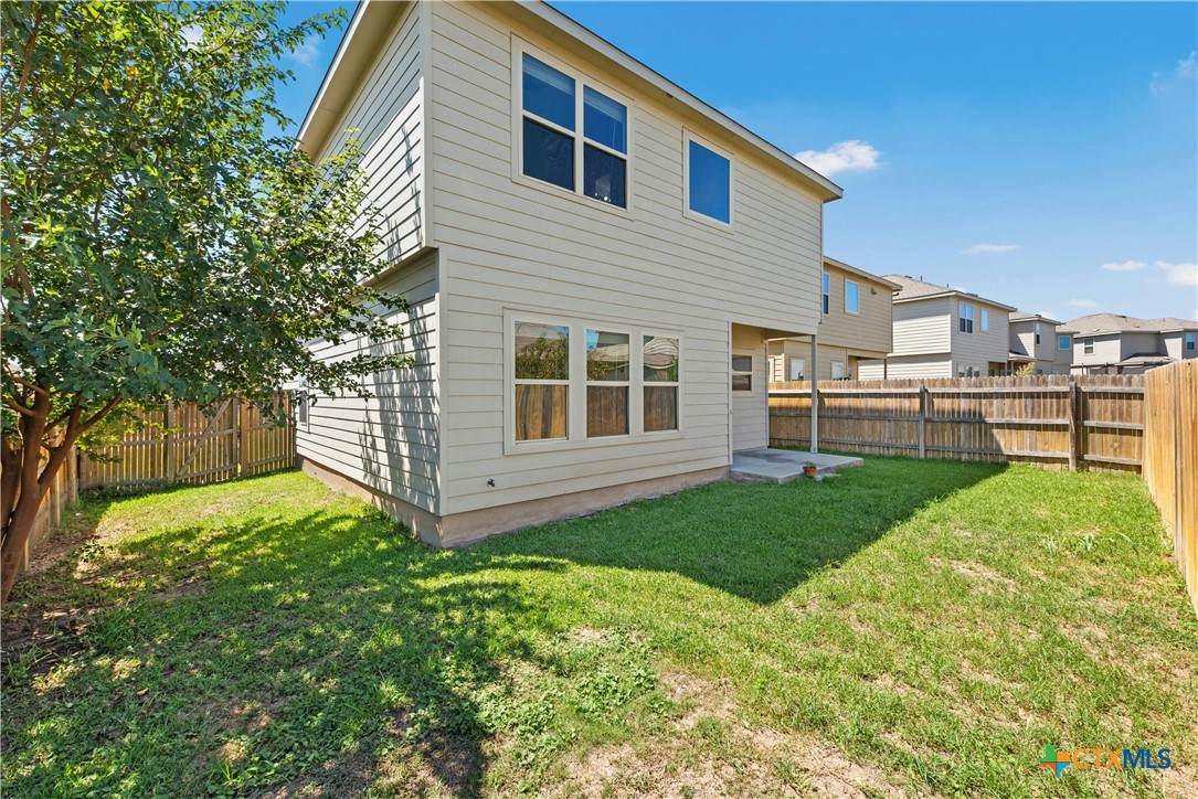 513 Circle Way Property Photo 2