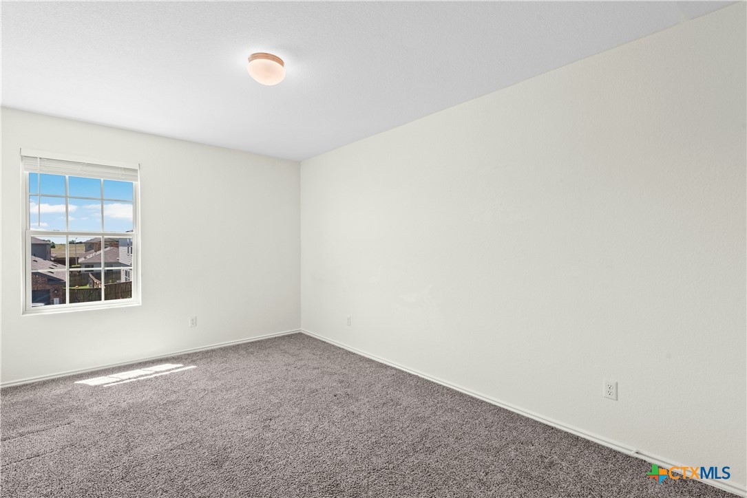 513 Circle Way Property Photo 14