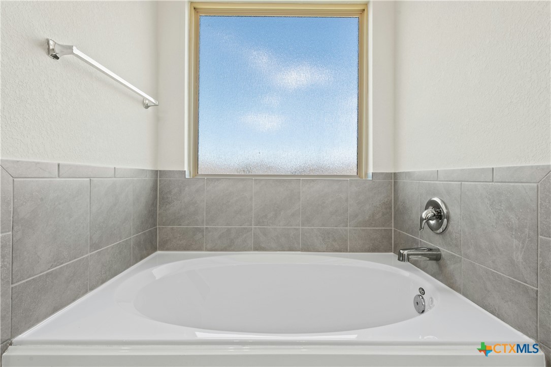 513 Circle Way Property Photo 21