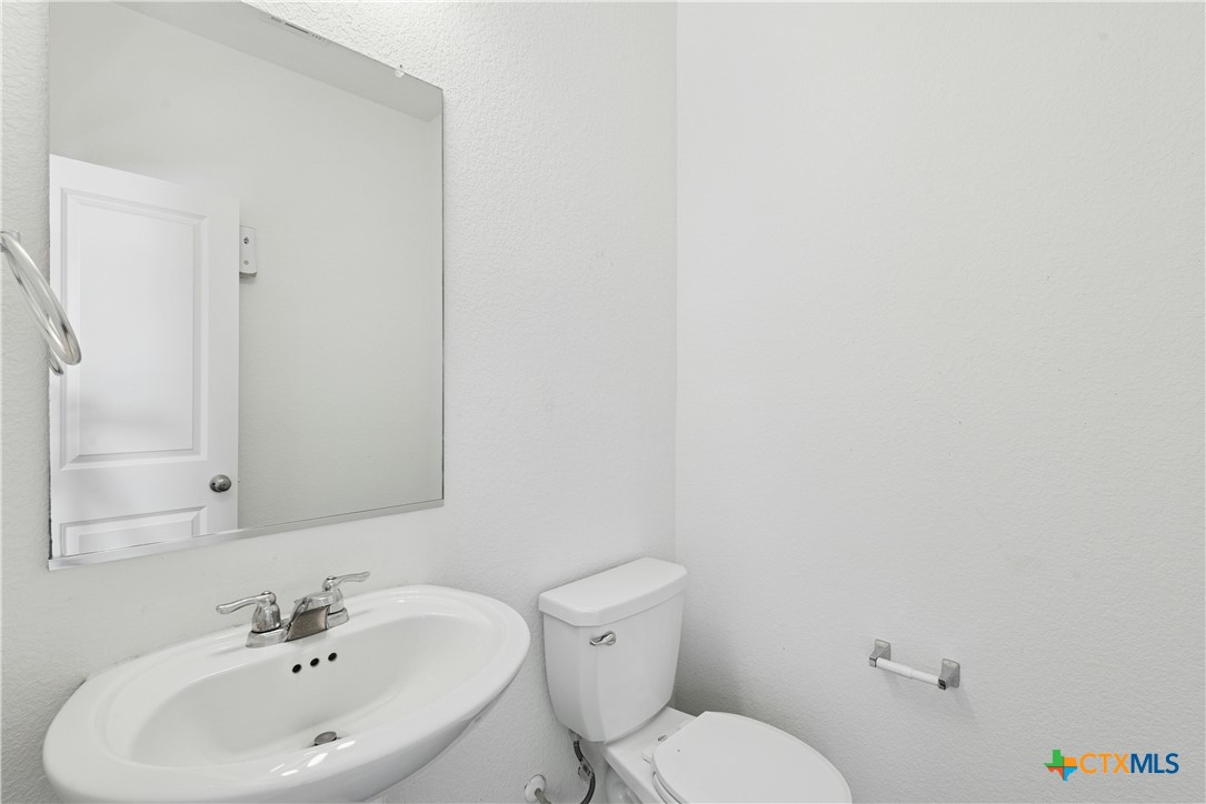 513 Circle Way Property Photo 24