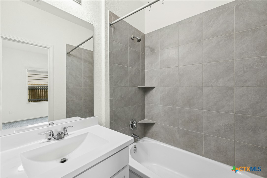 513 Circle Way Property Photo 28