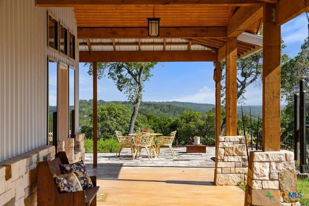 1101 Windy Hills Road Property Photo 9