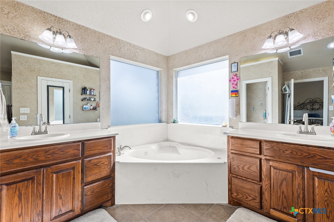 3204 Loving Cove Property Photo 27
