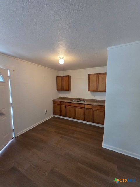 702 San Antonio Avenue 4 Property Photo 4