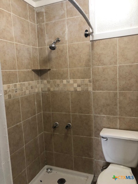 702 San Antonio Avenue 3 Property Photo 6