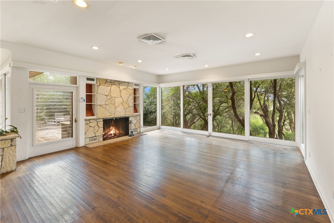436 Lakeview Boulevard Property Photo 9