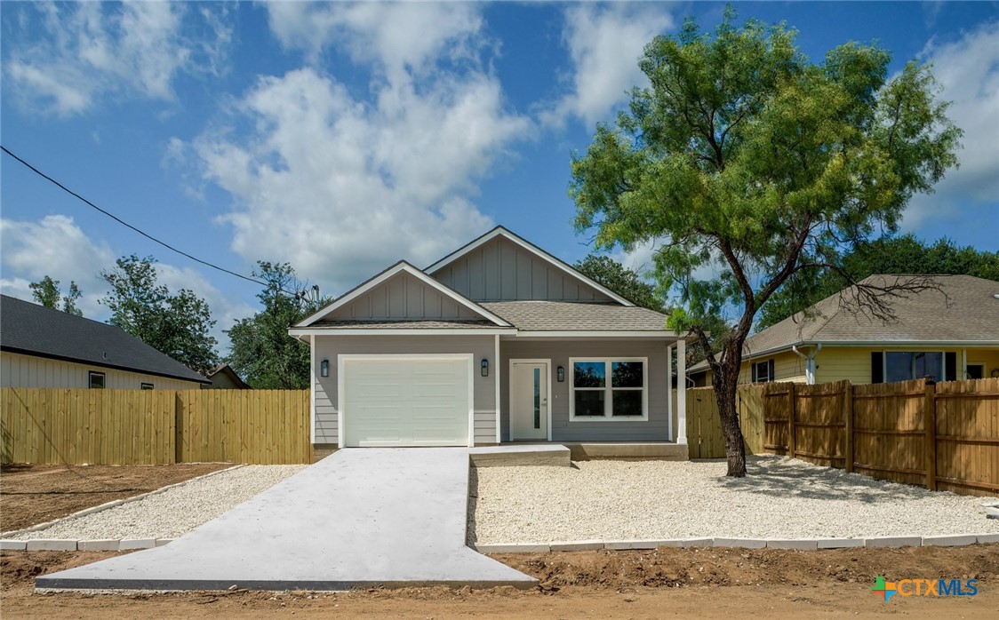 147 W Pine Property Photo 3