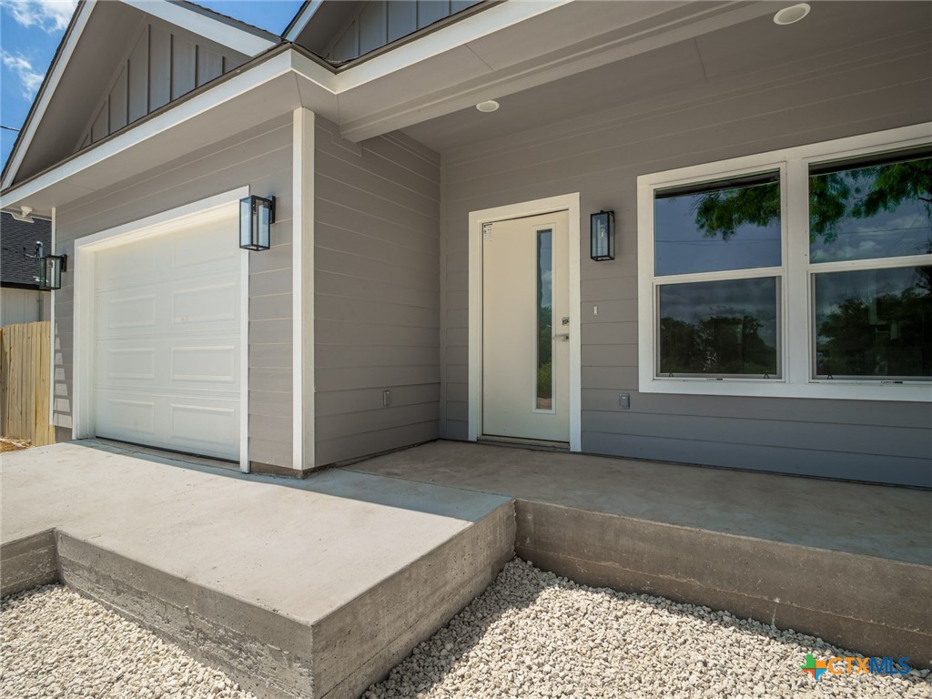 147 W Pine Property Photo 6