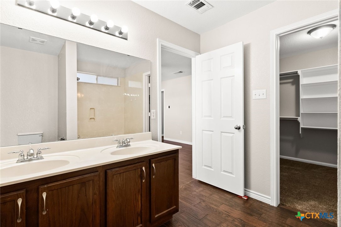 2409 Riley Drive Property Photo 7