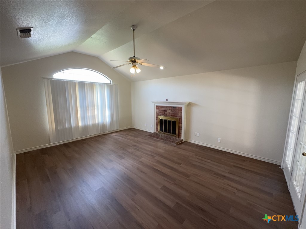 1001 Clairidge Avenue Property Photo 3