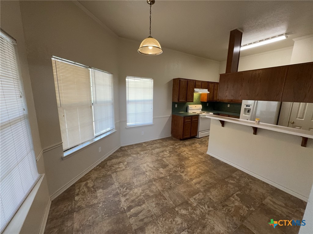 1001 Clairidge Avenue Property Photo 5