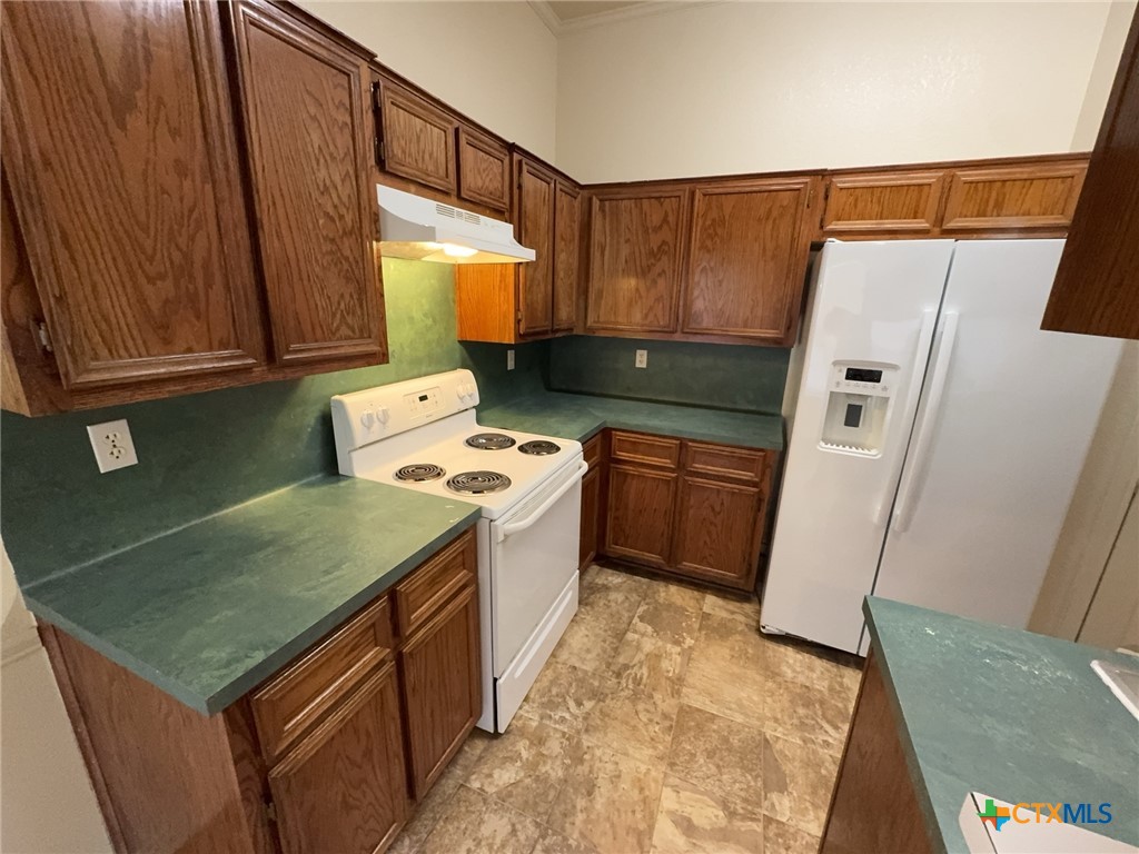 1001 Clairidge Avenue Property Photo 6