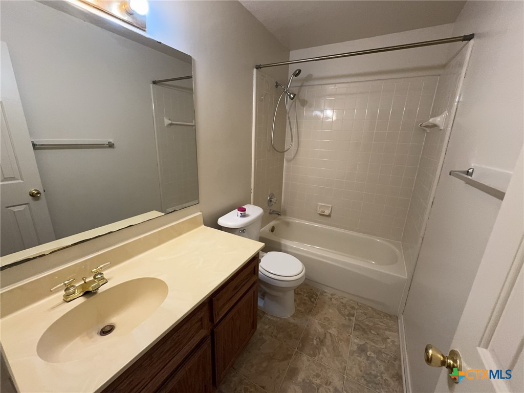 1001 Clairidge Avenue Property Photo 11