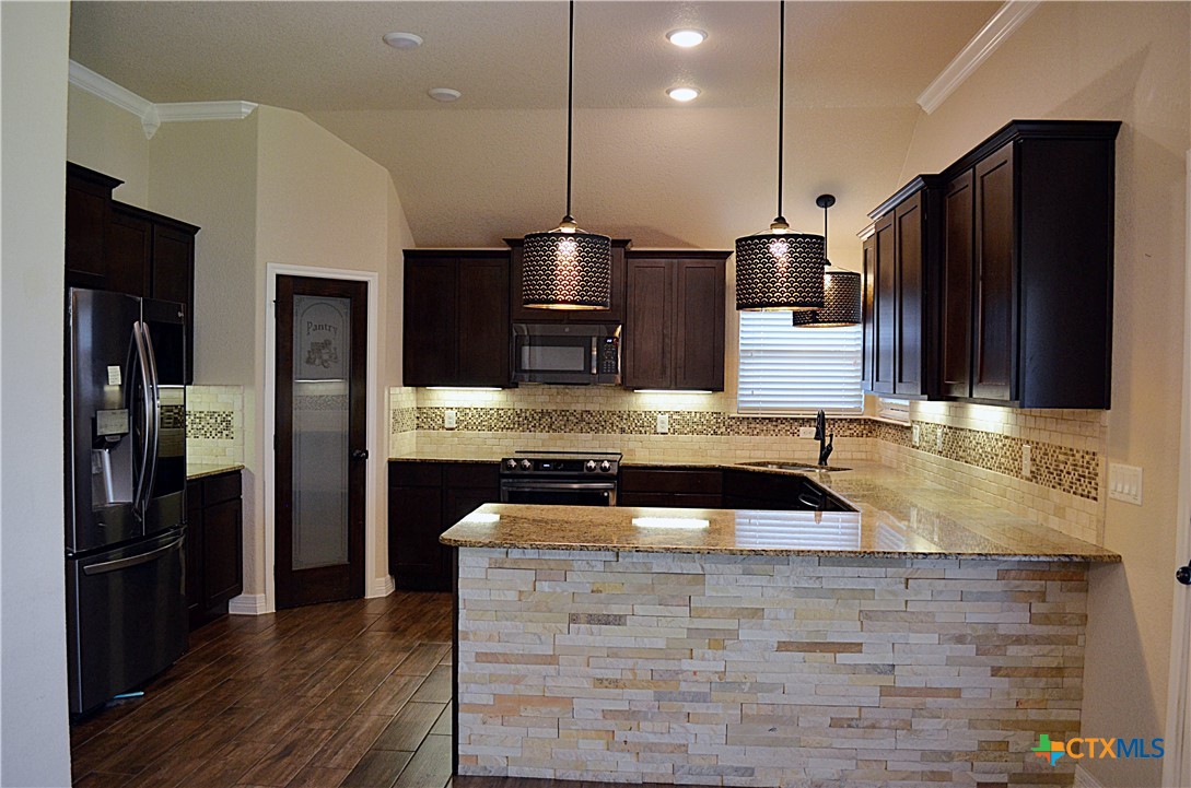 7609 Zircon Drive Property Photo 10