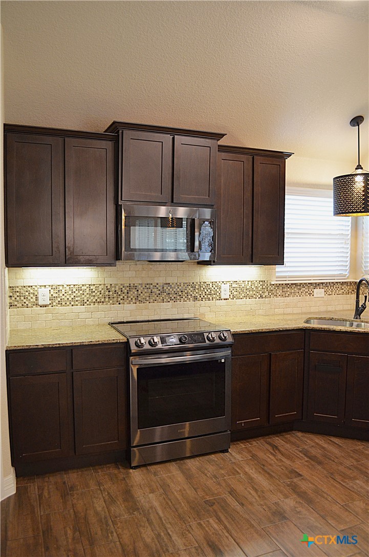 7609 Zircon Drive Property Photo 12