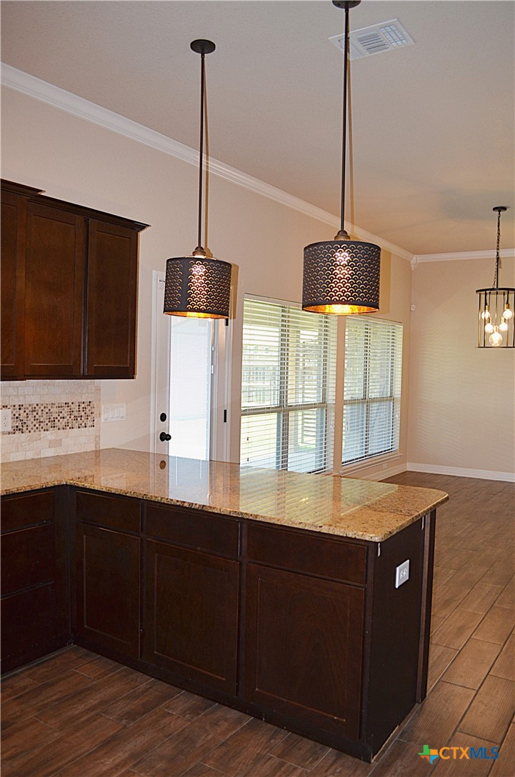 7609 Zircon Drive Property Photo 14