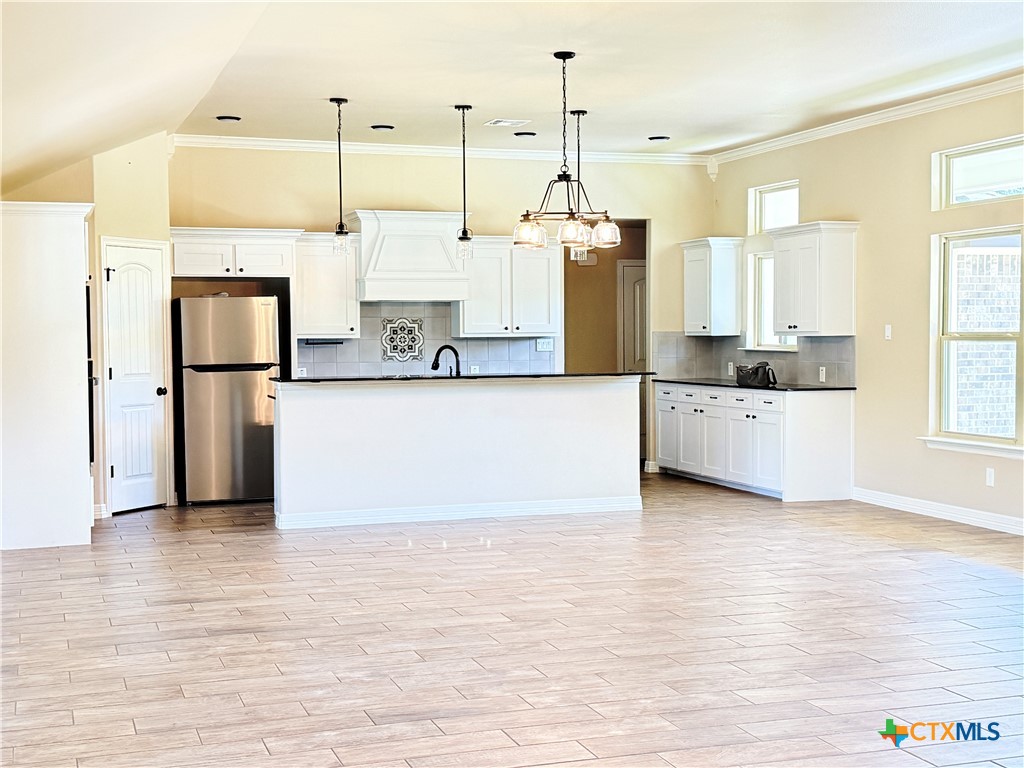 160 County Road 4745 Property Photo 12